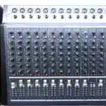 Mackie YA 1202 USB 4