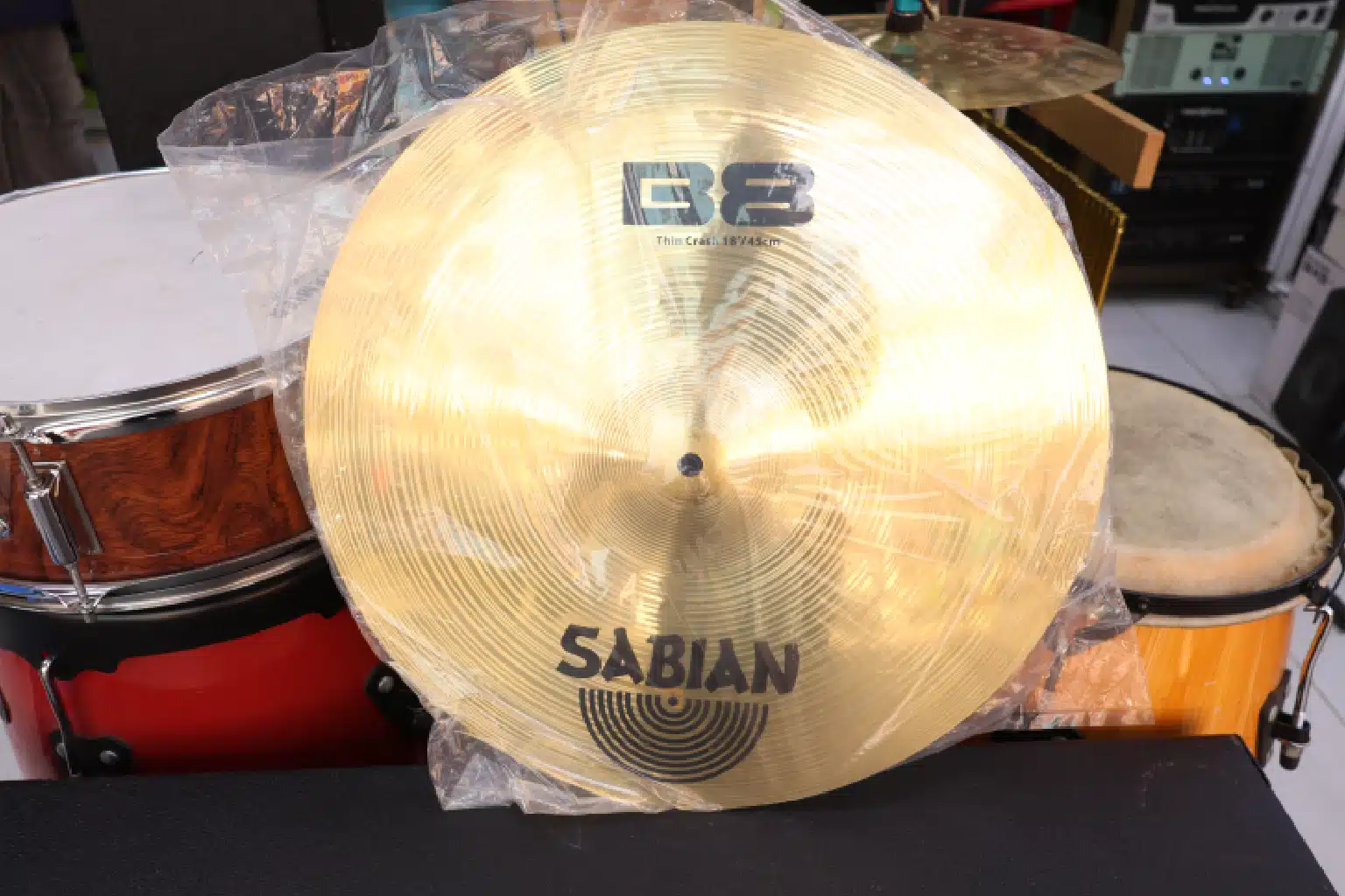 Sabian B8 18" material