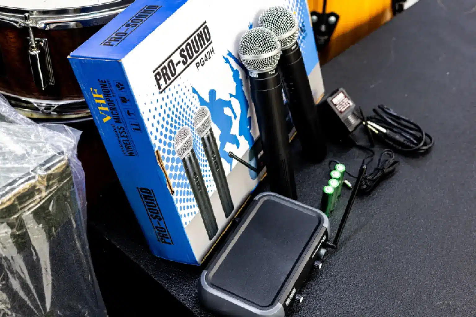 wireless VHF microphone 
