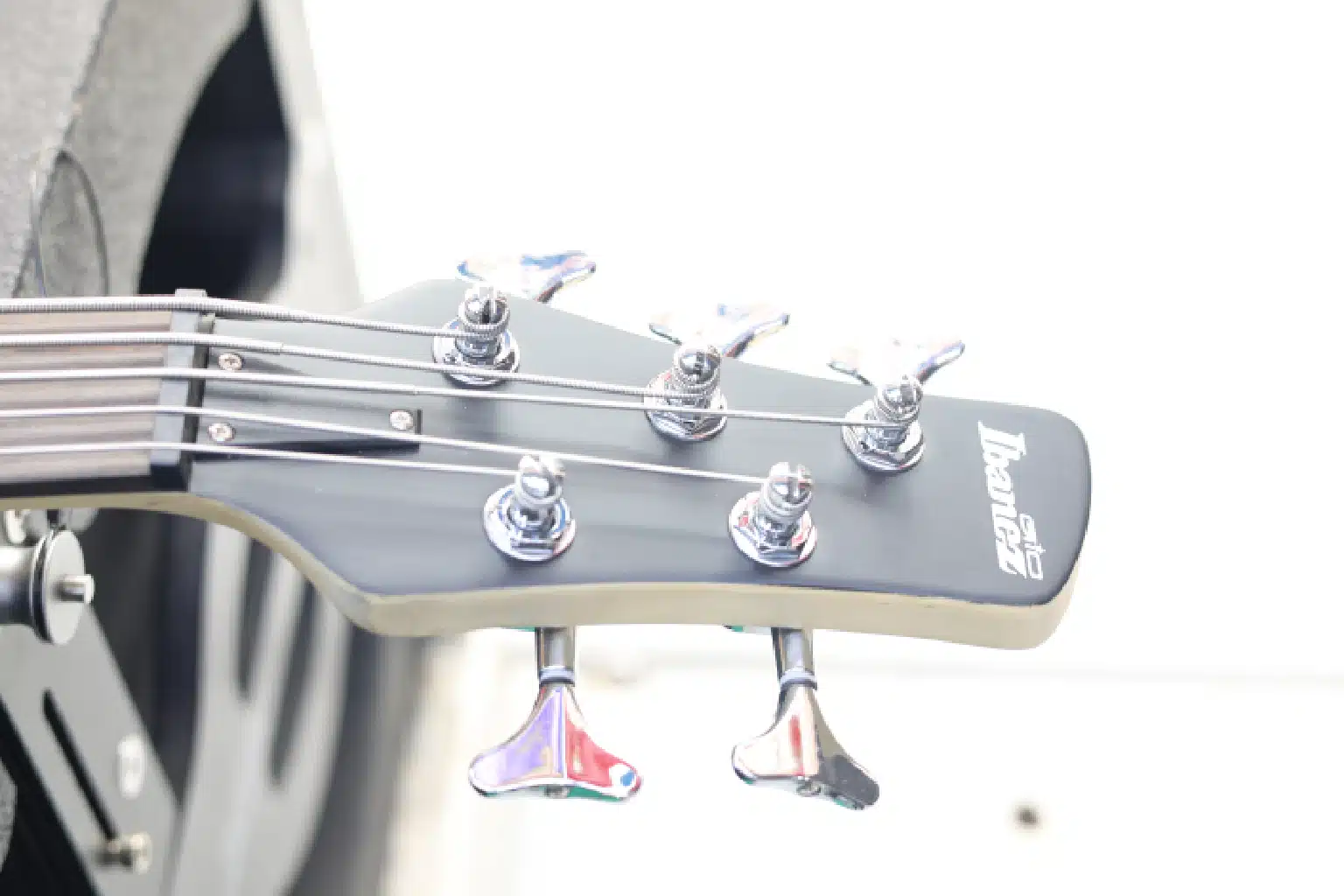  Ibanez GIO Bass durability,