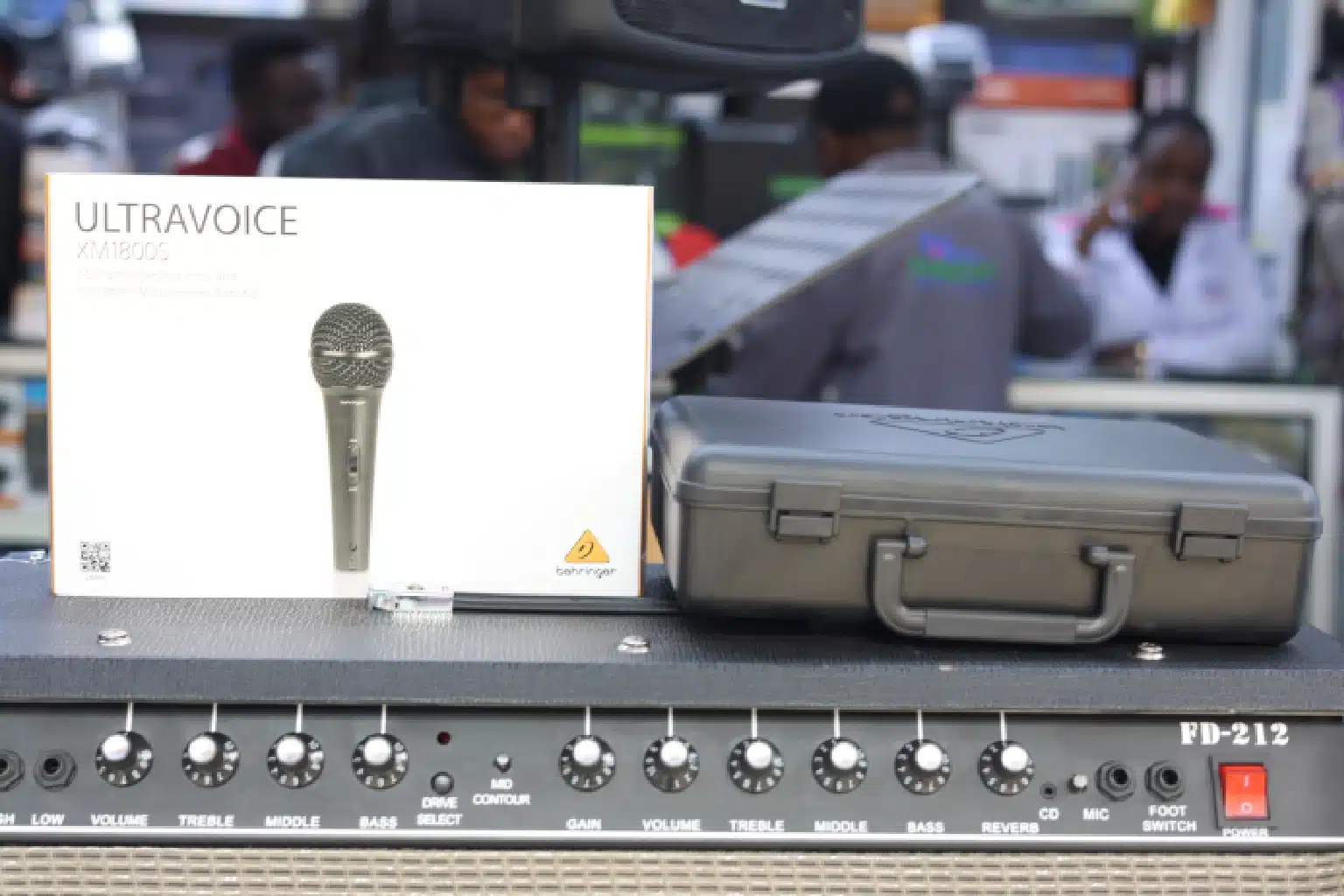 Behringer XM1800S applications