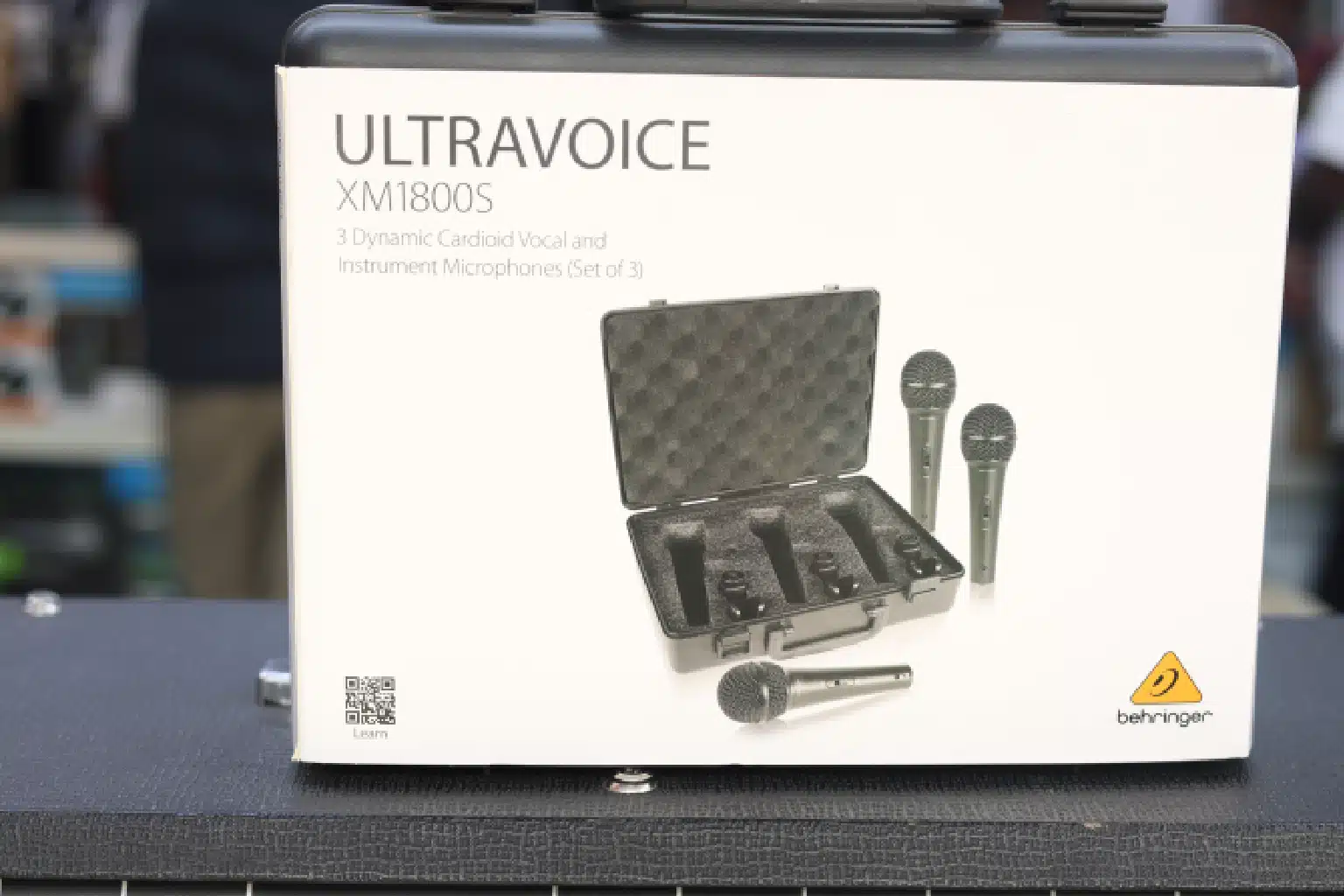 XM1800S microphone bundle