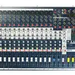 Soundcraft-EFX12-mixer-1