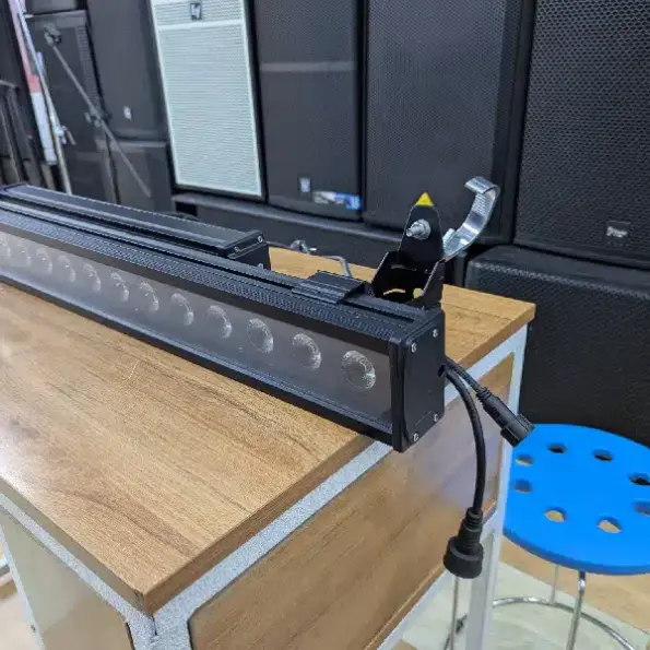 6-in-1 LED Wash Light RGBWA UV