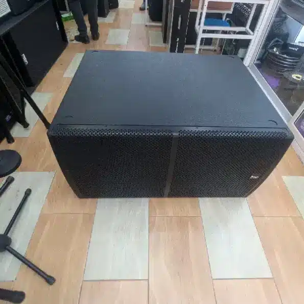 TS 218 dual 18-inch subwoofer