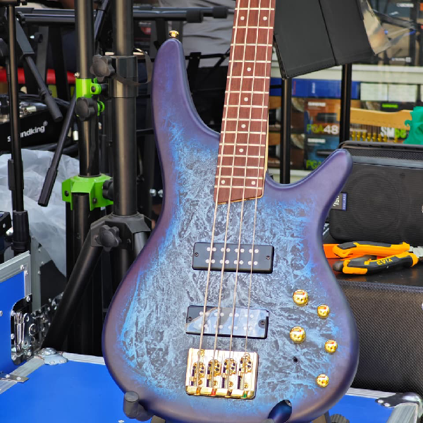 Ibanez SR300EDX 4-String Bass Guitar (5) Ibanez SR300EDX