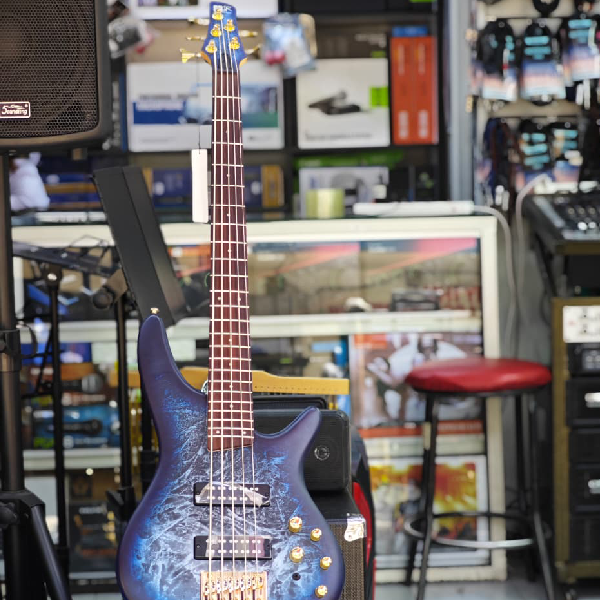 Ibanez SR305EDX (2) Ibanez Soundgear bass