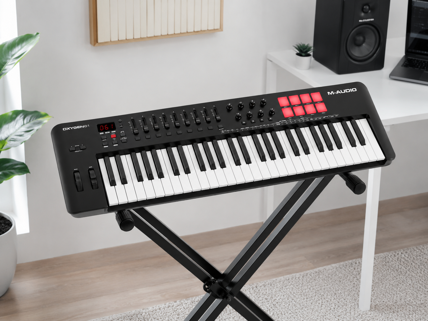 M-Audio Oxygen 61: The Complete MIDI Keyboard for Producers and Musicians M-Audio Oxygen 61 Keyboard Controller