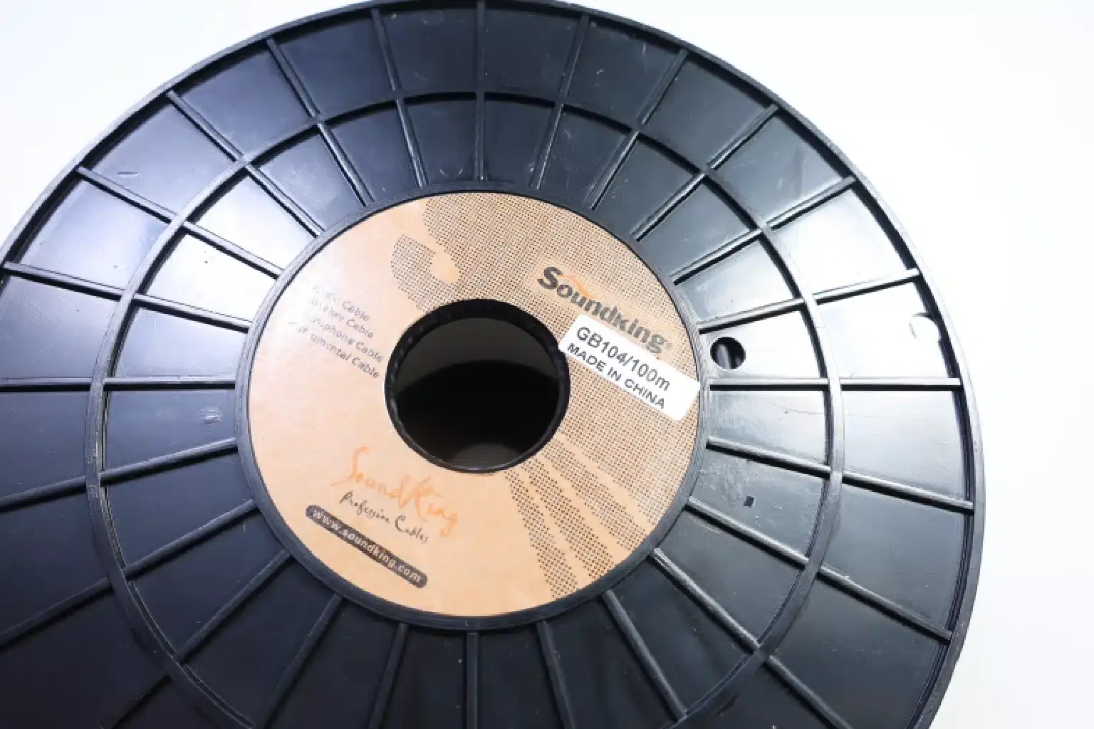 Why Professional Audio Installers Choose SoundKing GB104 Speaker Cables SoundKing GB104 Heavy Duty Speaker Cable