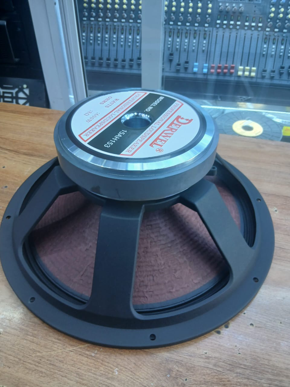 Derwel 15AH153 Professional Loudspeaker Kenya: Powerful 15-Inch Performance for PA Systems Derwel 15AH153 speaker driver