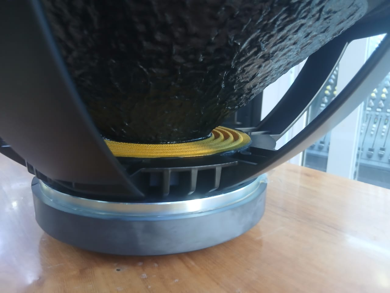 Derwel 18AH186 Professional Loudspeaker: Powerful Bass for PA and Subwoofer Systems in Kenya Derwel 18AH186 speaker driver Kenya