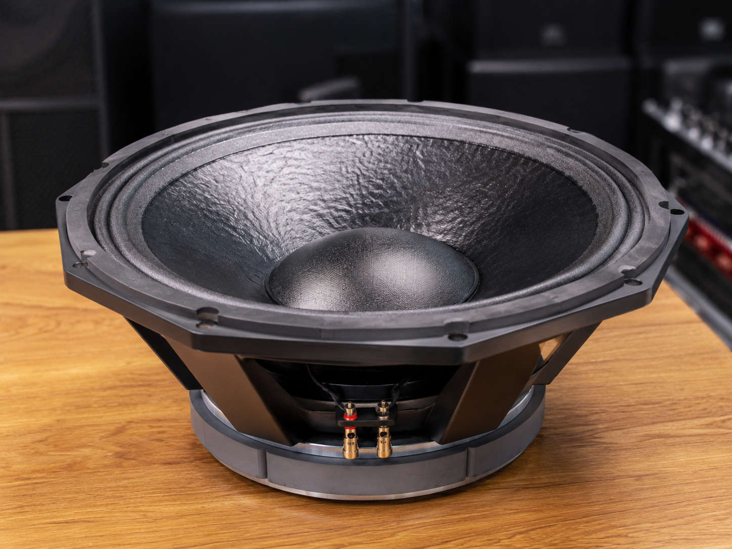 Derwel PD1850 Professional Speaker: A Reliable Driver for Powerful Audio Systems Derwel PD1850 speaker