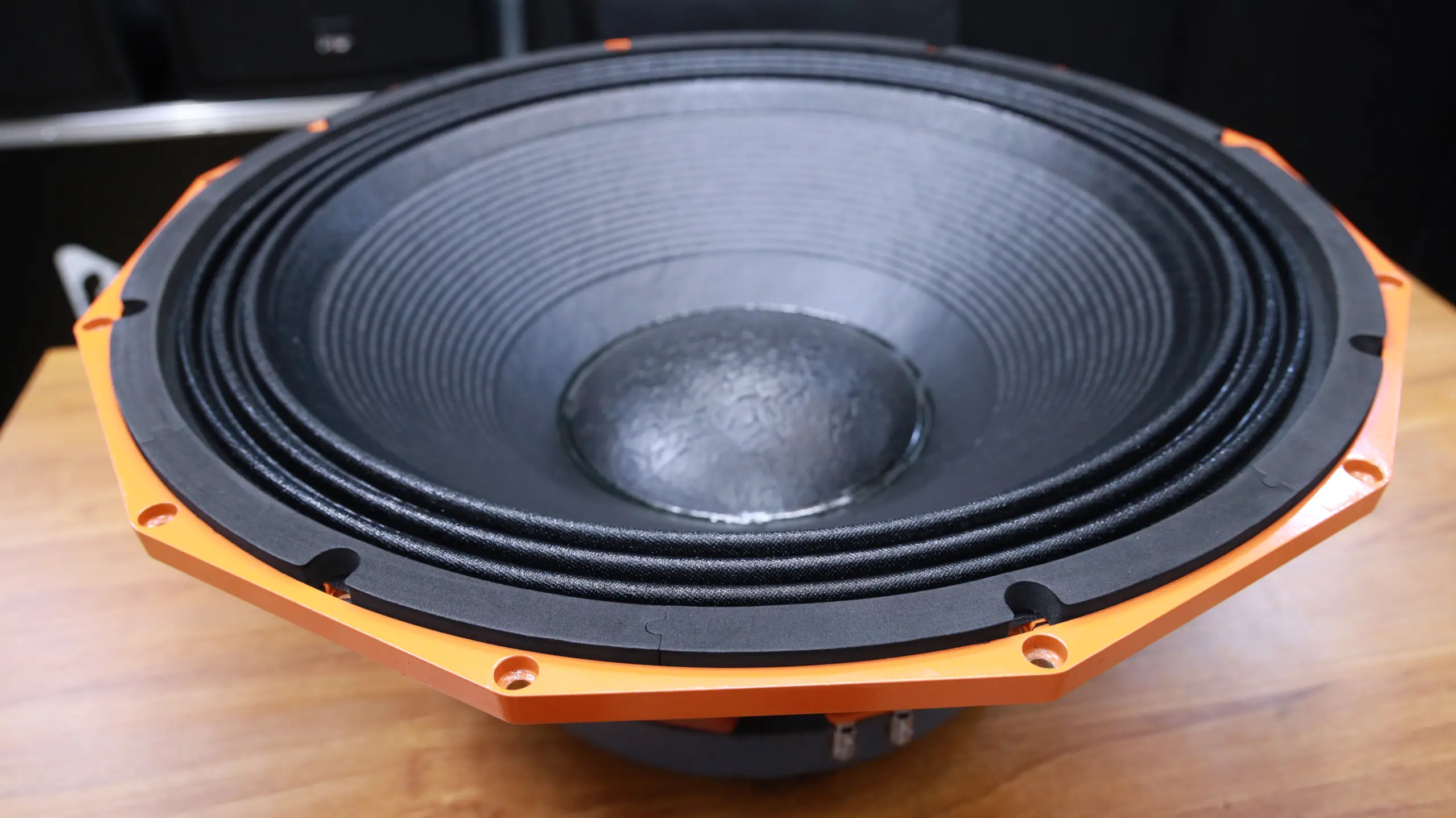 Derwel PD2190 21-Inch Bass Speaker Derwel PD2190 21-Inch Bass Speaker