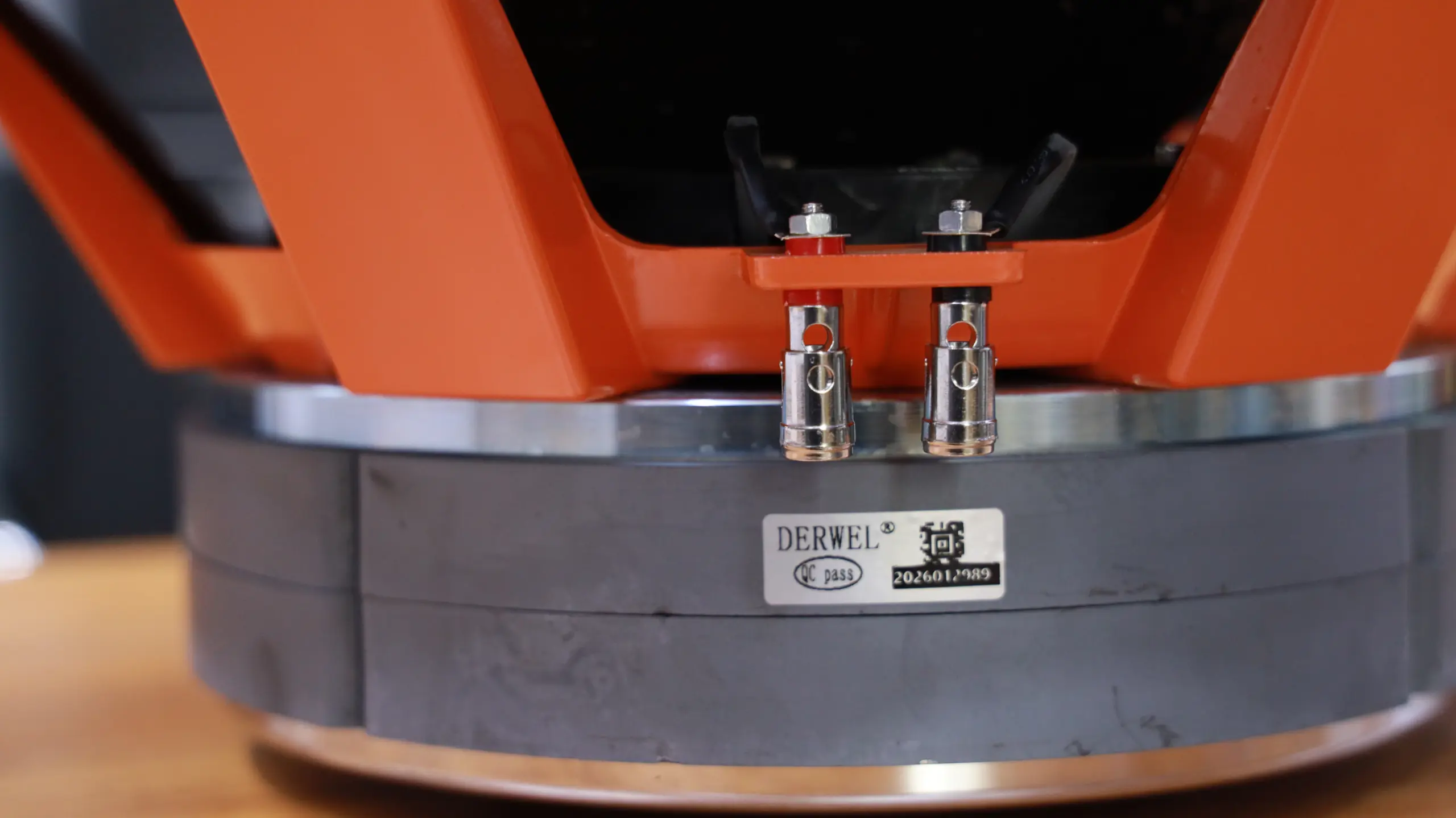 Derwell PD1852 Naked Speaker Driver: Powerful Performance for Professional Sound Systems Derwell PD1852 Bass Speaker