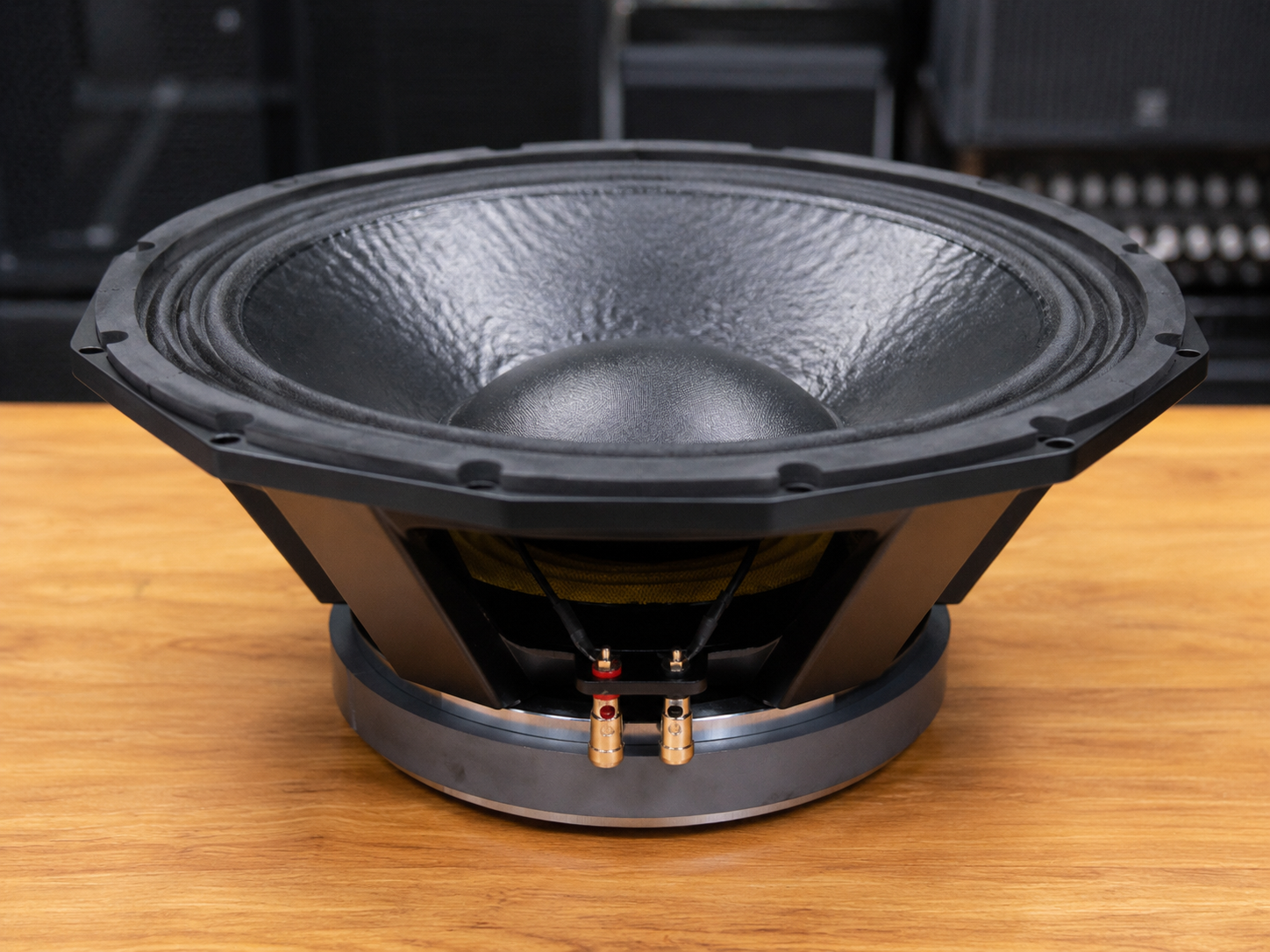 Derwel PD1850 Professional Speaker: A Reliable Driver for Powerful Audio Systems PD1850 professional speaker