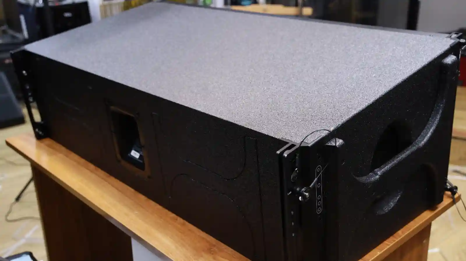 Thunder Sound HGH-212 line array