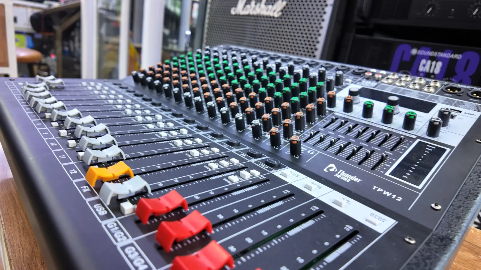 Thunder Sound TPW 12 Professional Powered Audio Mixer – 12 Channel Mixer for Churches, DJs and PA Systems Thunder Sound TPW 12 live sound mixer