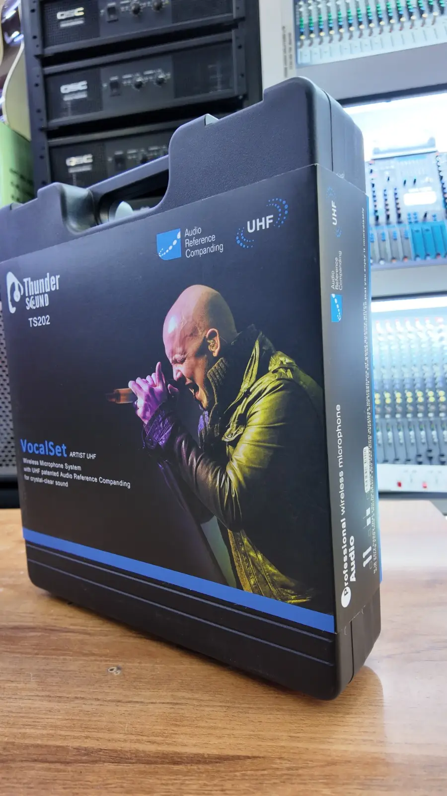 Thunder Sound TS202 Vocalset Artist UHF Wireless Microphone in Kenya Thunder Sound TS202 microphone
