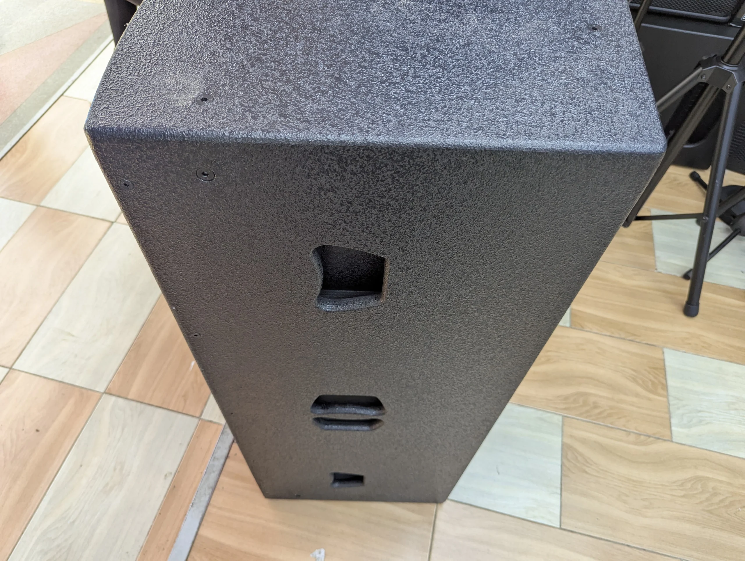 Thunder Sound TS 215 Speaker: Powerful Professional Sound for Every Event Thunder Sound TS215 speaker Kenya