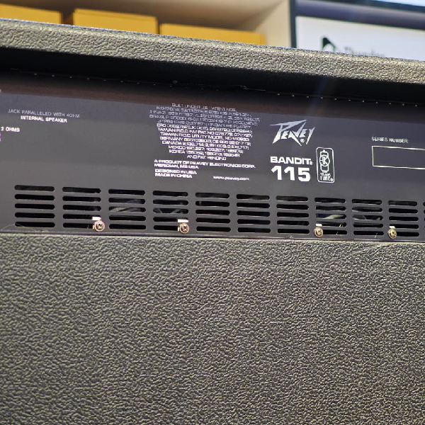 Peavey guitar amplifier Peavey guitar amplifier