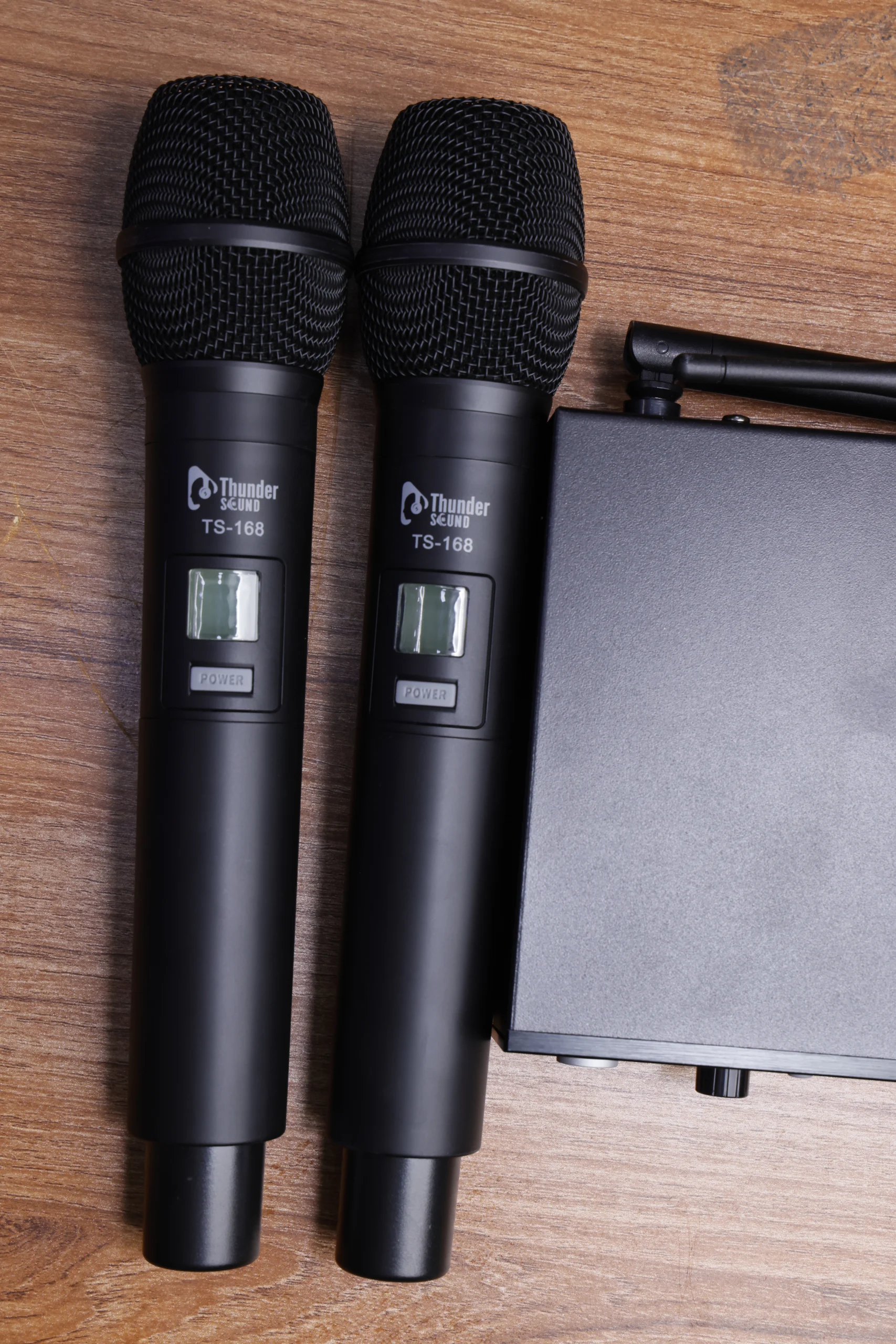 Wireless microphone system product image