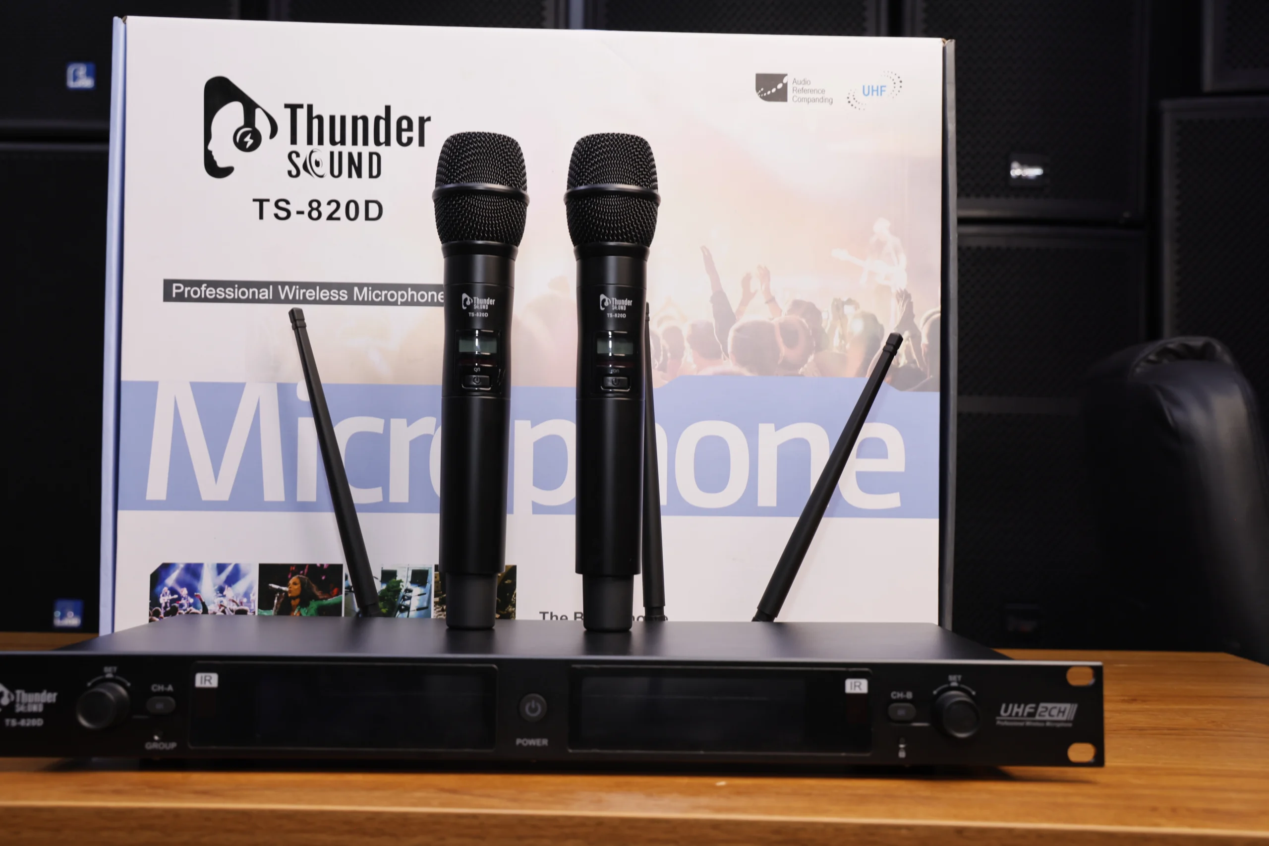 Thunder Sound TS-820D Wireless Microphone System in Kenya UHF wireless microphone system in Kenya