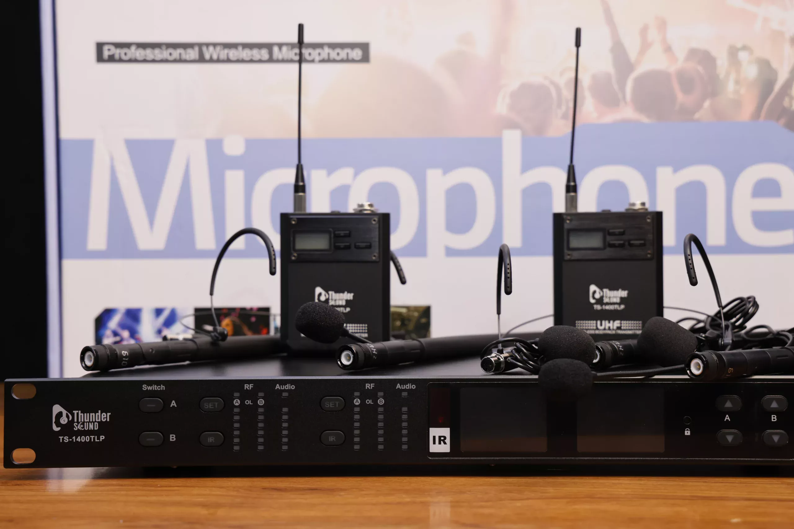 Thunder Sound TS-1400TLP Professional Wireless Microphone System in Kenya UHF wireless microphone system in Kenya