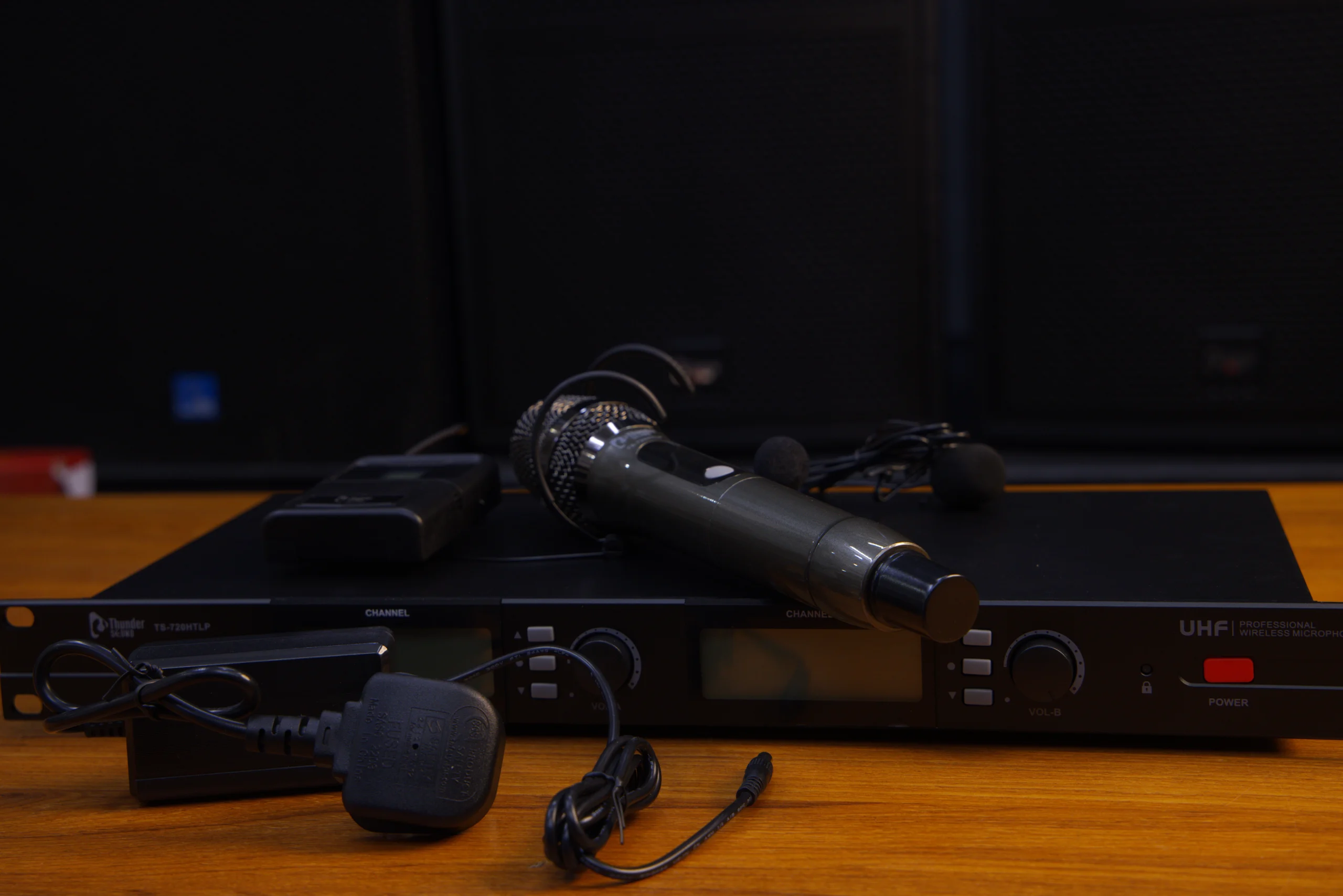 Thunder Sound wireless microphone receiver and control panel for professional audio equipment