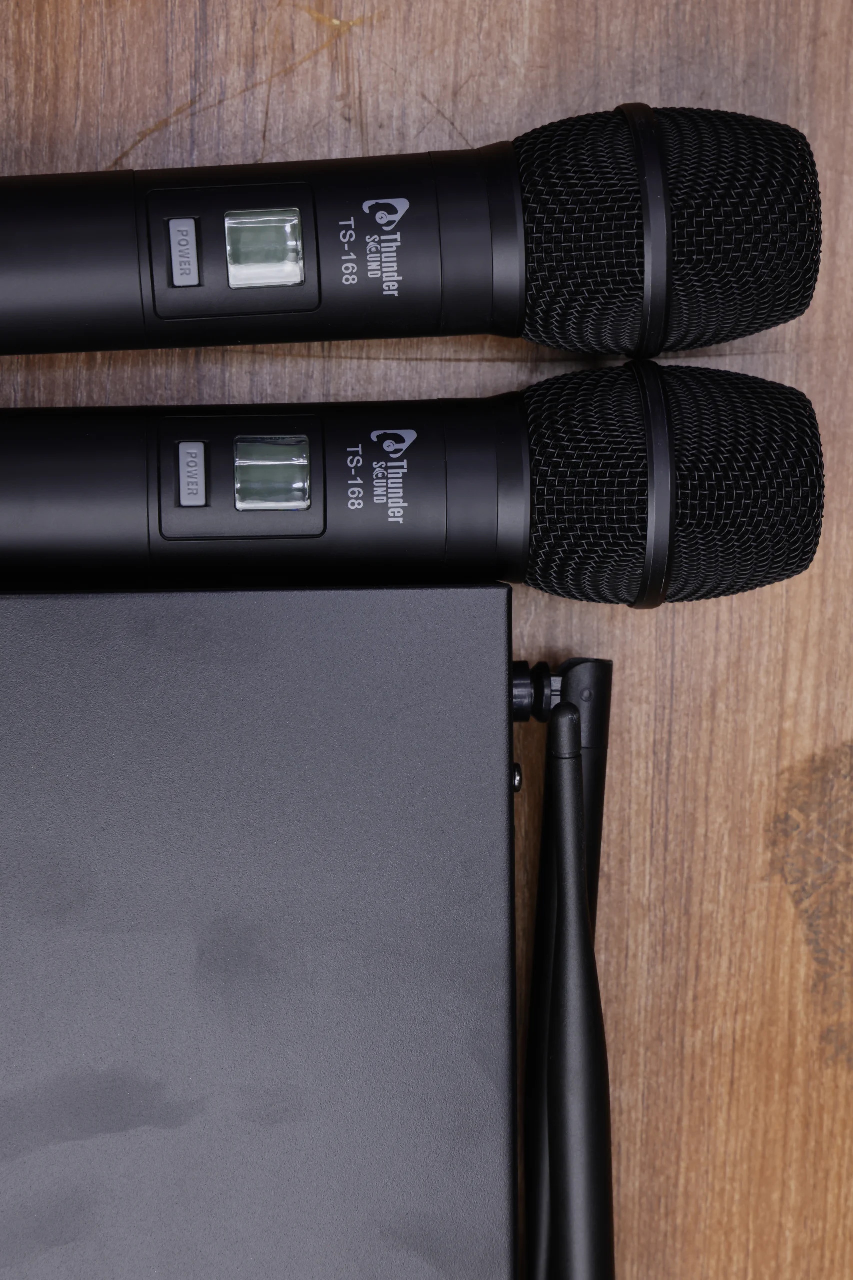 Professional wireless microphone equipment